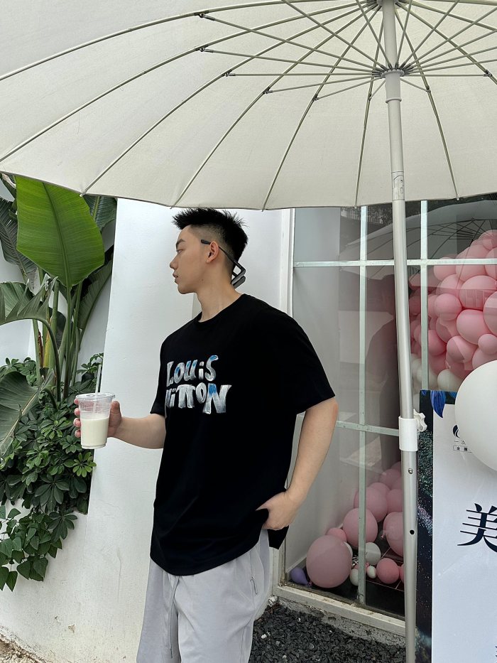 Clothes Louis Vuitton 568