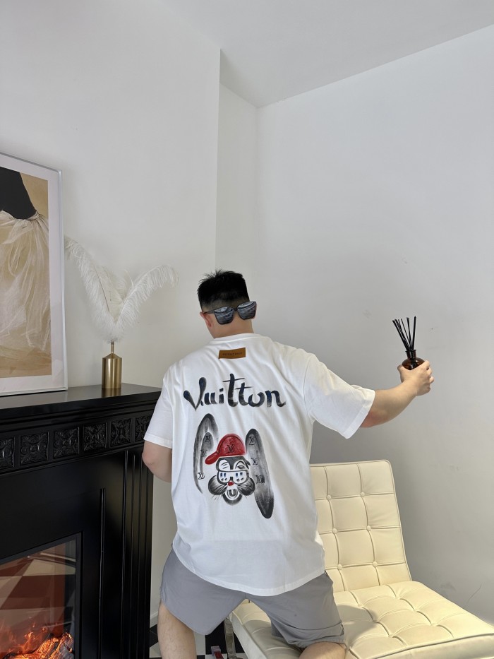 Clothes Louis Vuitton 569