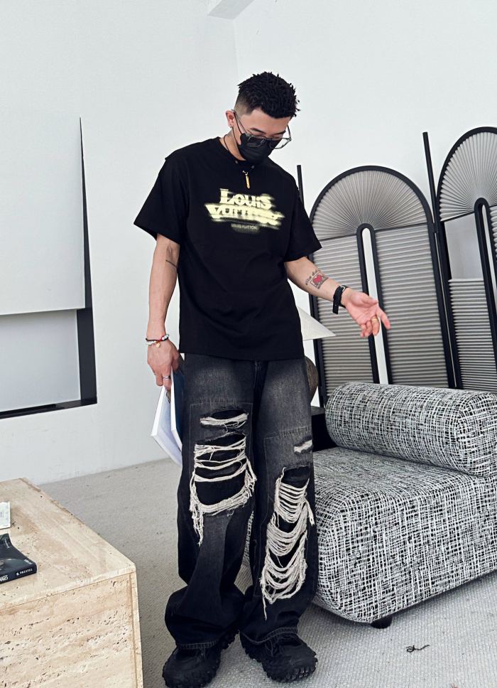 Clothes Louis Vuitton 596