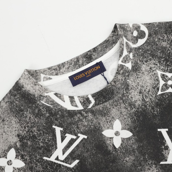 Clothes Louis Vuitton 575