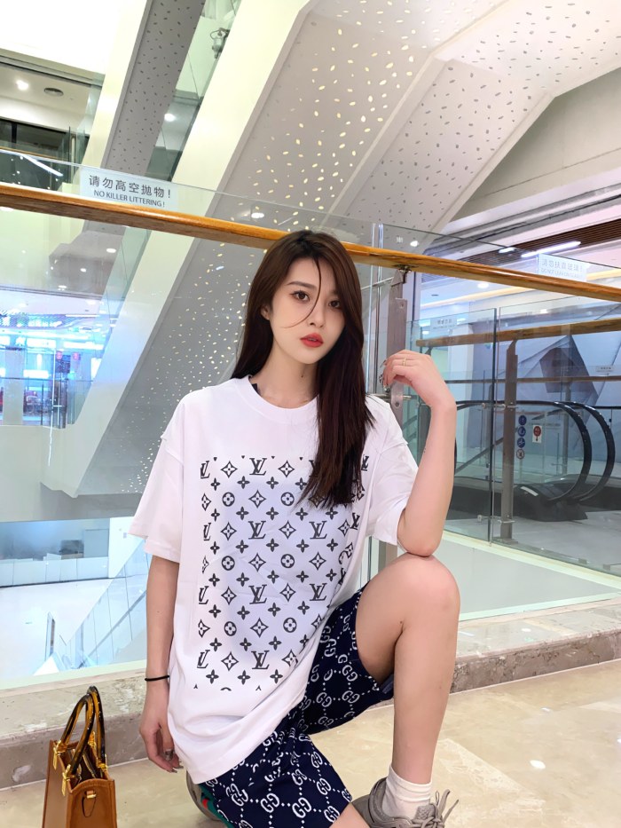 Clothes Louis Vuitton 574