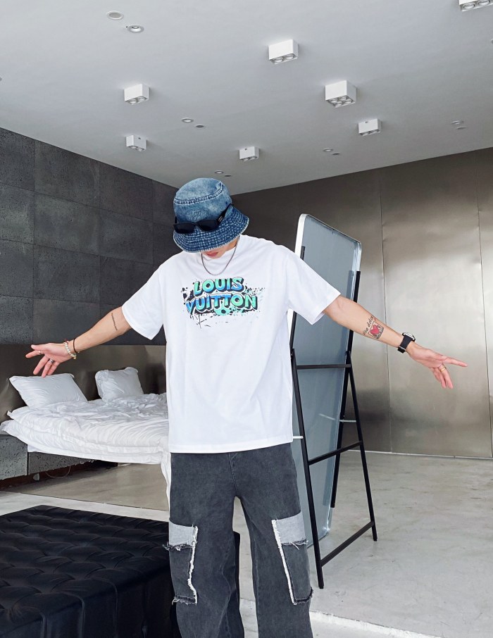 Clothes Louis Vuitton 591