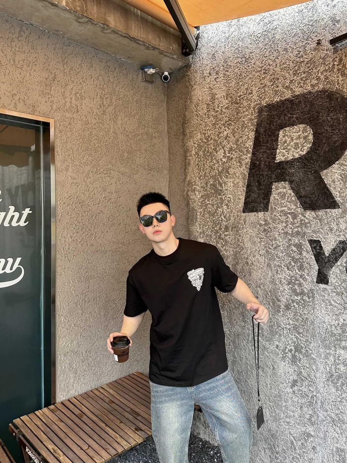 Clothes Louis Vuitton 570