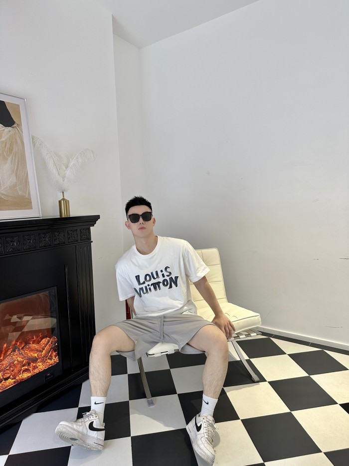 Clothes Louis Vuitton 569