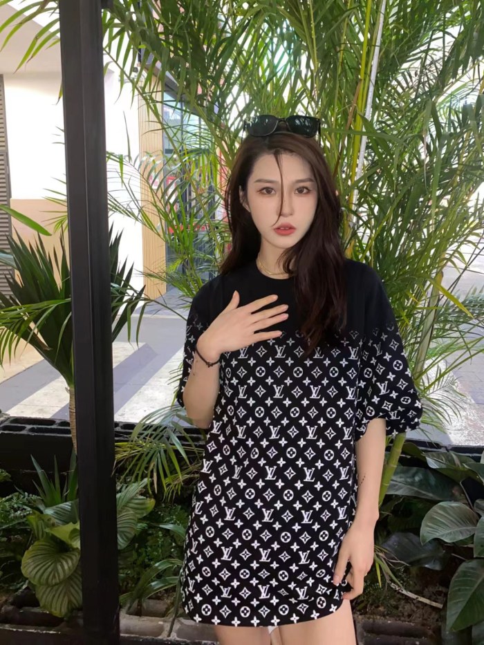 Clothes Louis Vuitton 619