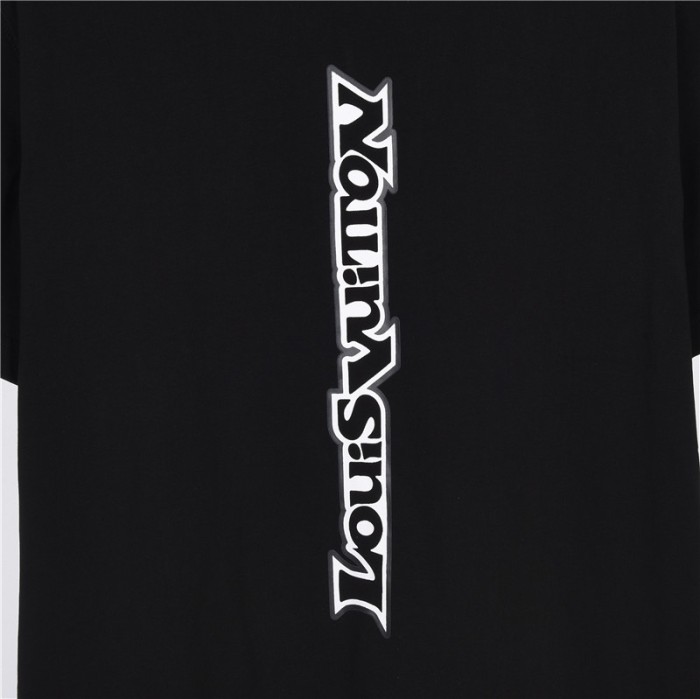 Clothes Louis Vuitton 606