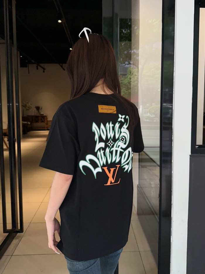 Clothes Louis Vuitton 610