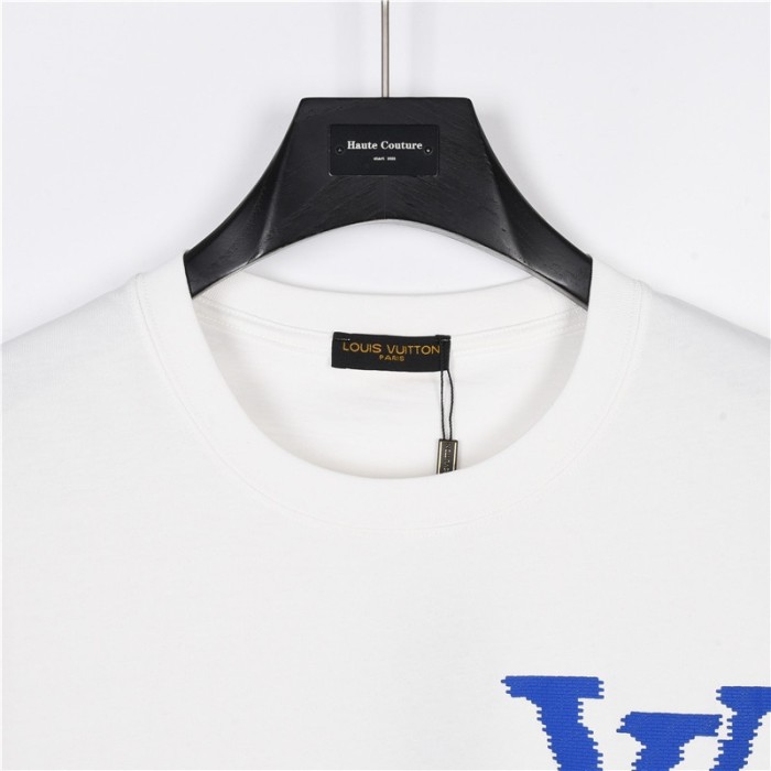 Clothes Louis Vuitton 616