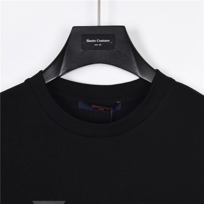 Clothes Louis Vuitton 602