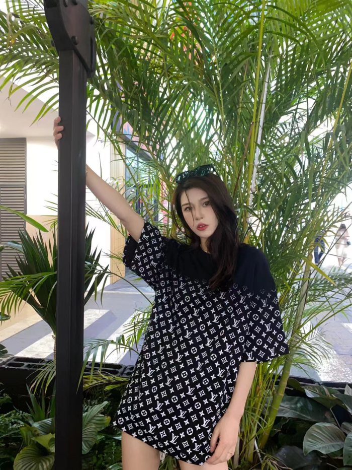 Clothes Louis Vuitton 619