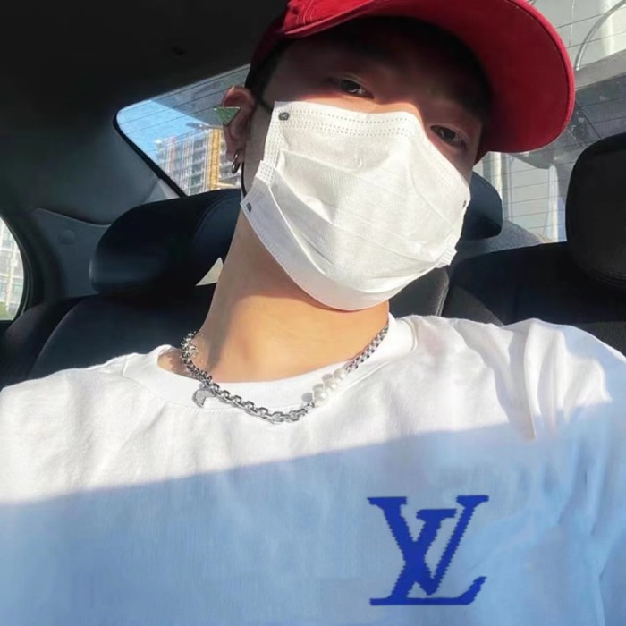 Clothes Louis Vuitton 616