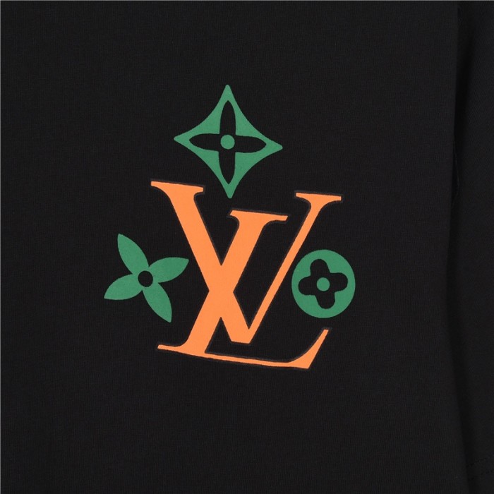 Clothes Louis Vuitton 610