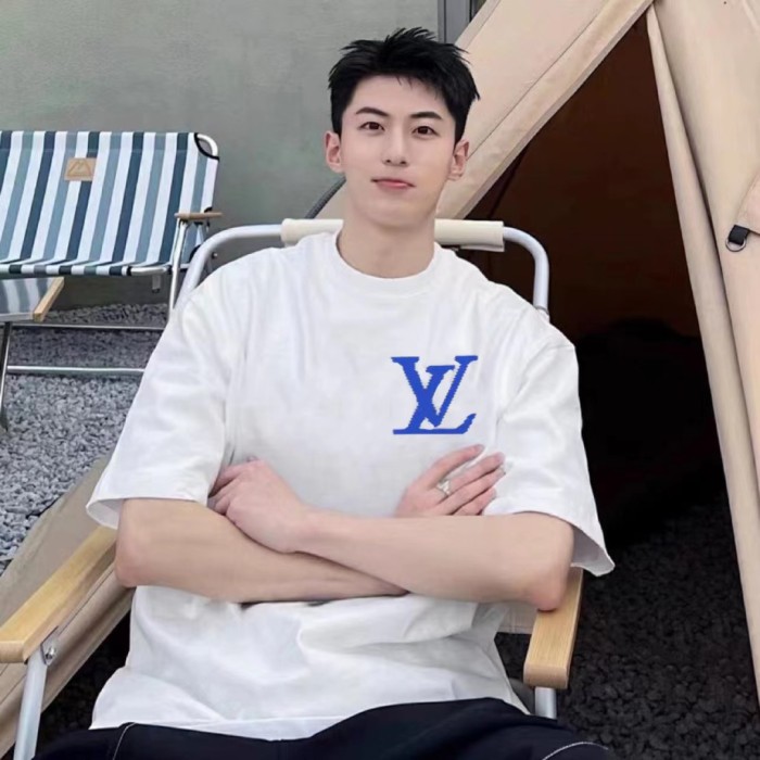 Clothes Louis Vuitton 616