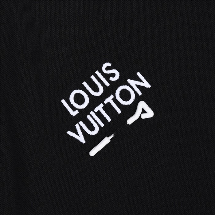 Clothes Louis Vuitton 600