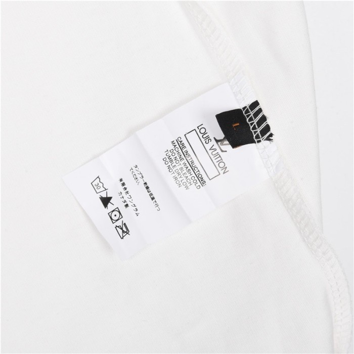 Clothes Louis Vuitton 616