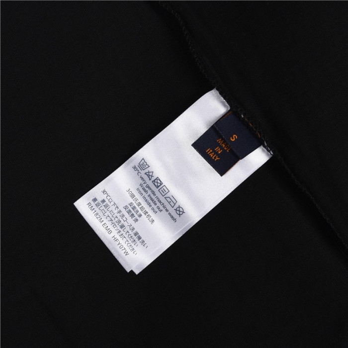 Clothes Louis Vuitton 602