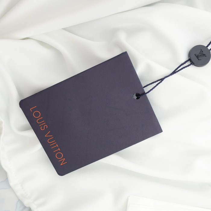 Clothes Louis Vuitton 609