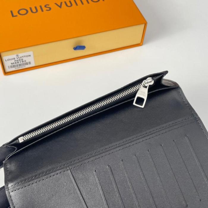 Handbag Louis Vuitton M58192 size 19*10*2 cm
