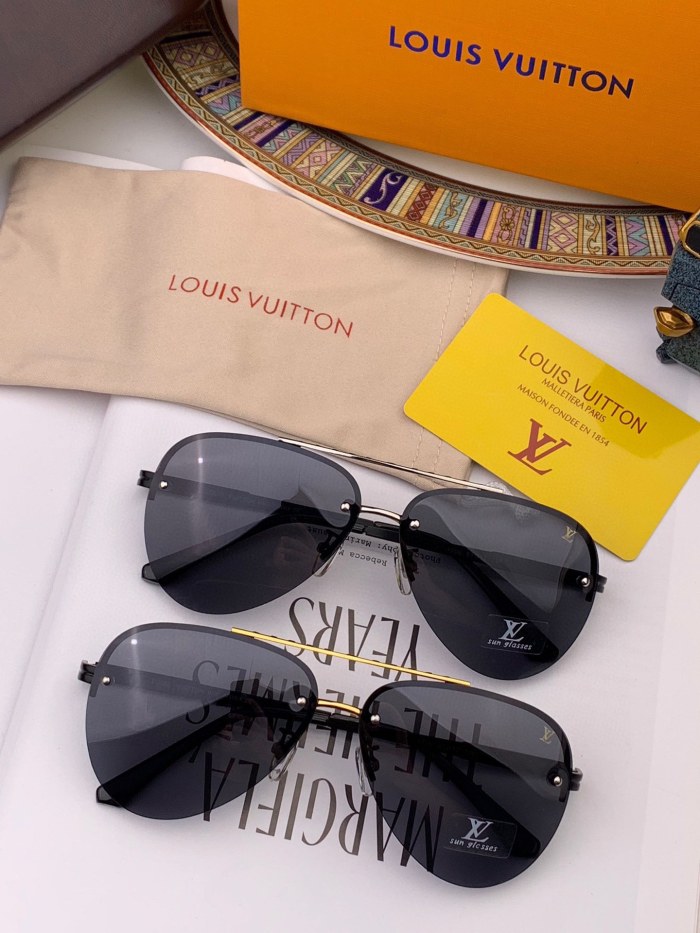 Sunglasses LOUIS VUITTON L09