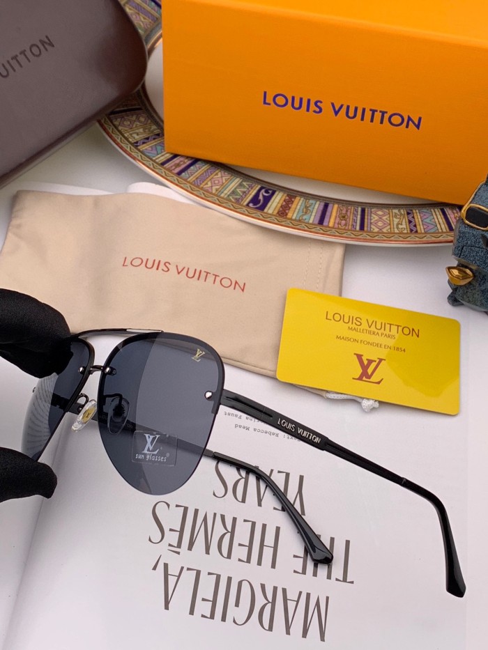 Sunglasses LOUIS VUITTON L09