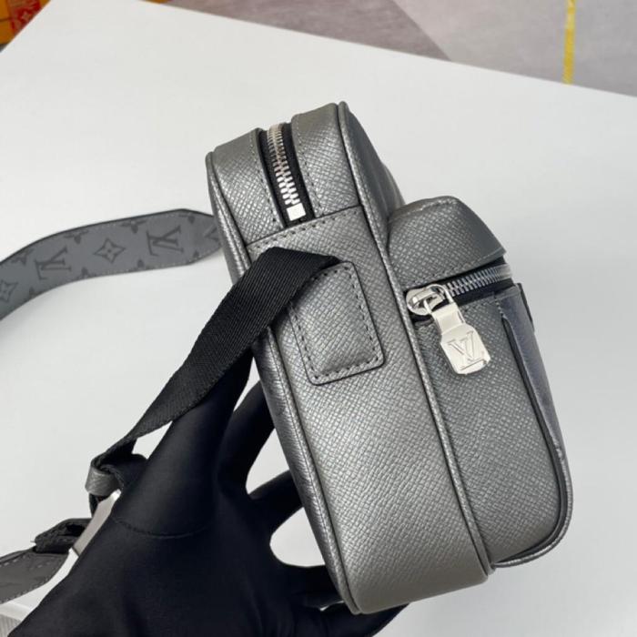 Handbag Louis Vuitton M30830 Outdoor Messenger size 26 x 20 x 10.5 cm