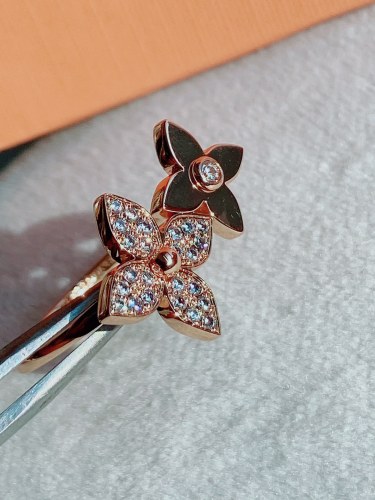 Jewelry Louis Vuitton 368