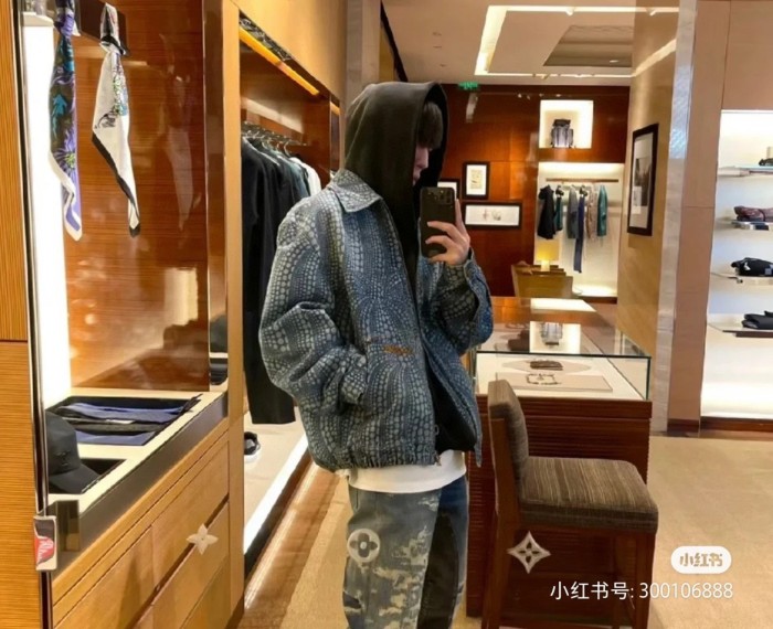 Clothes Louis Vuitton 635