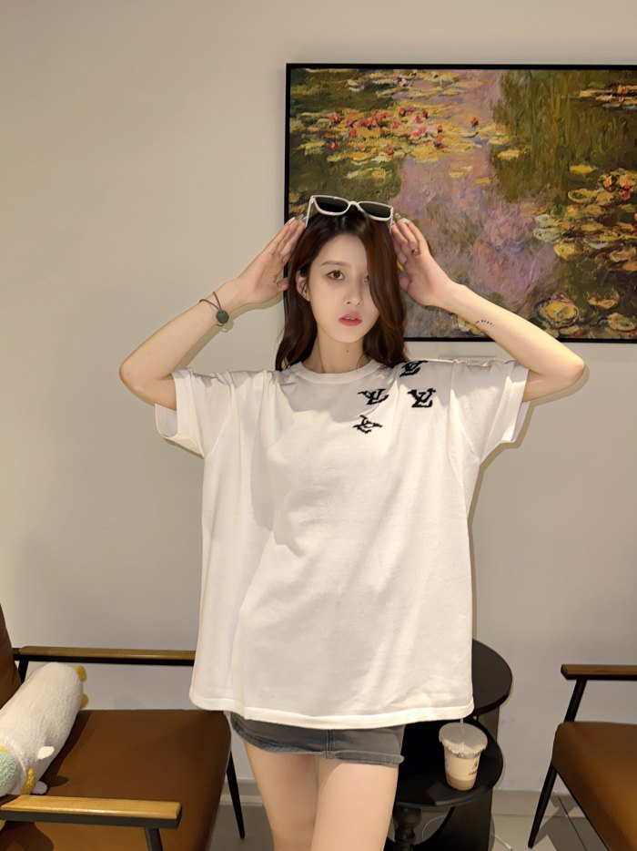 Clothes Louis Vuitton 641