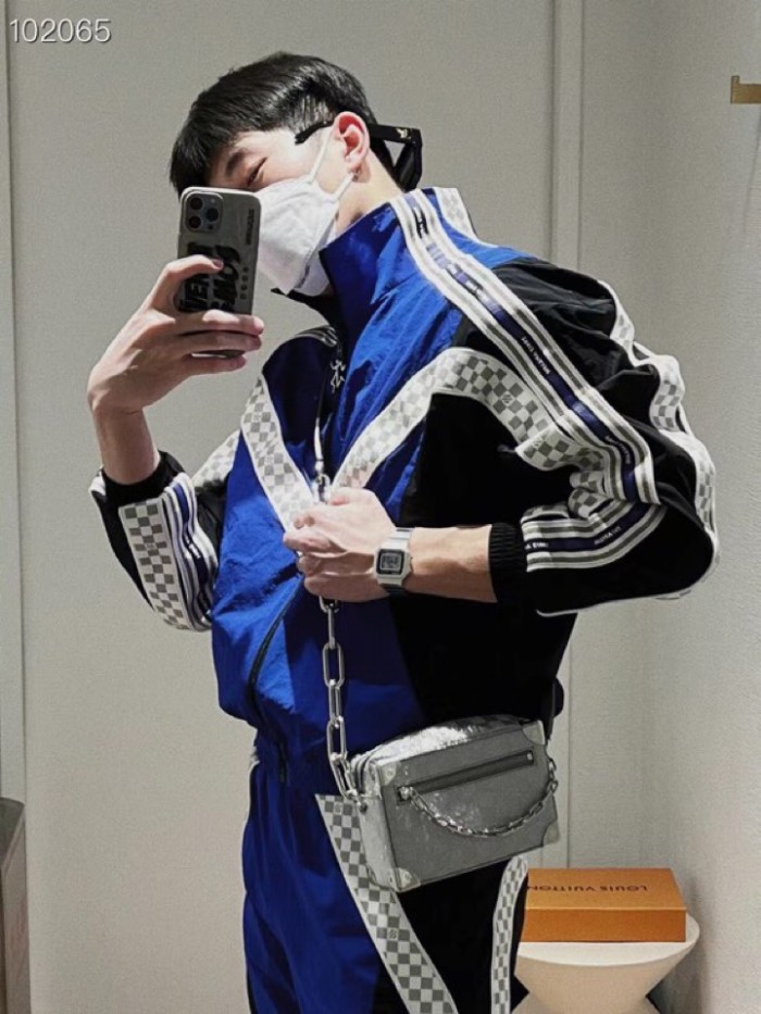 Clothes Louis Vuitton 647