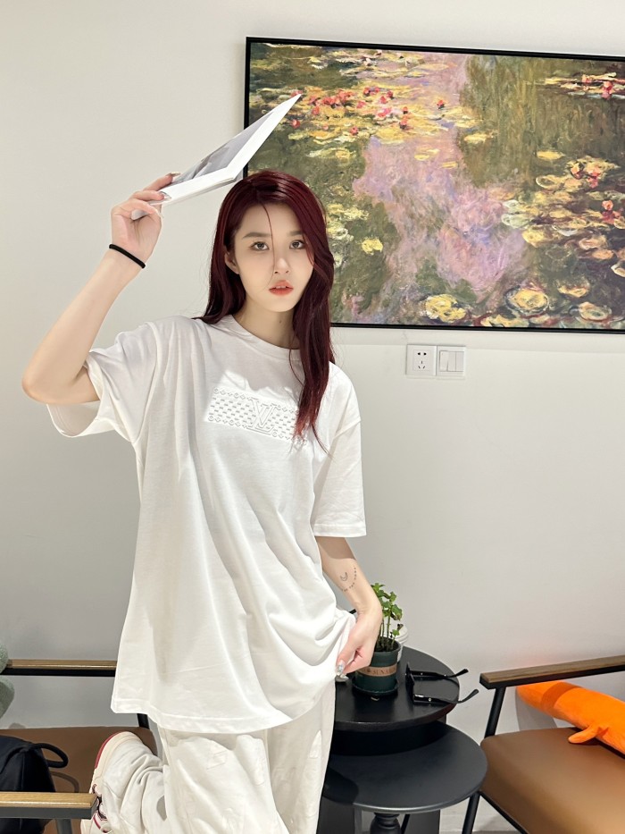 Clothes Louis Vuitton 660