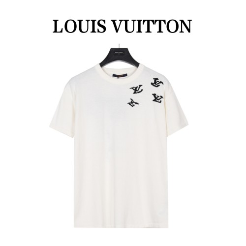 Clothes Louis Vuitton 641