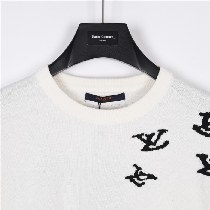 Clothes Louis Vuitton 641