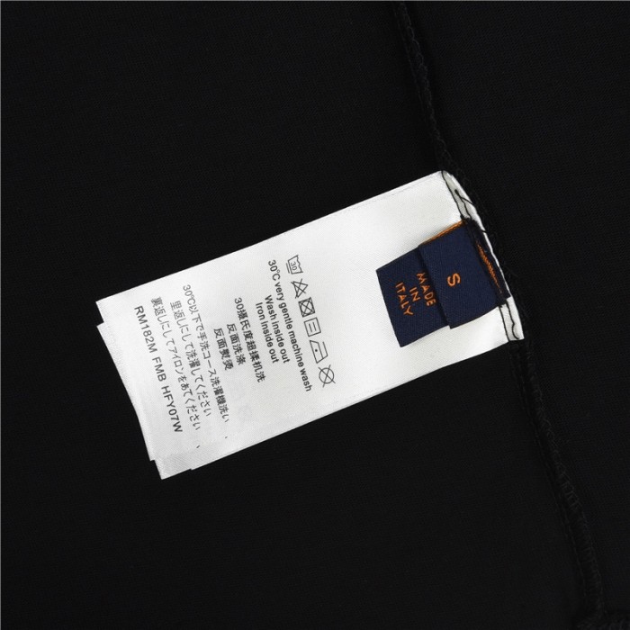 Clothes Louis Vuitton 657