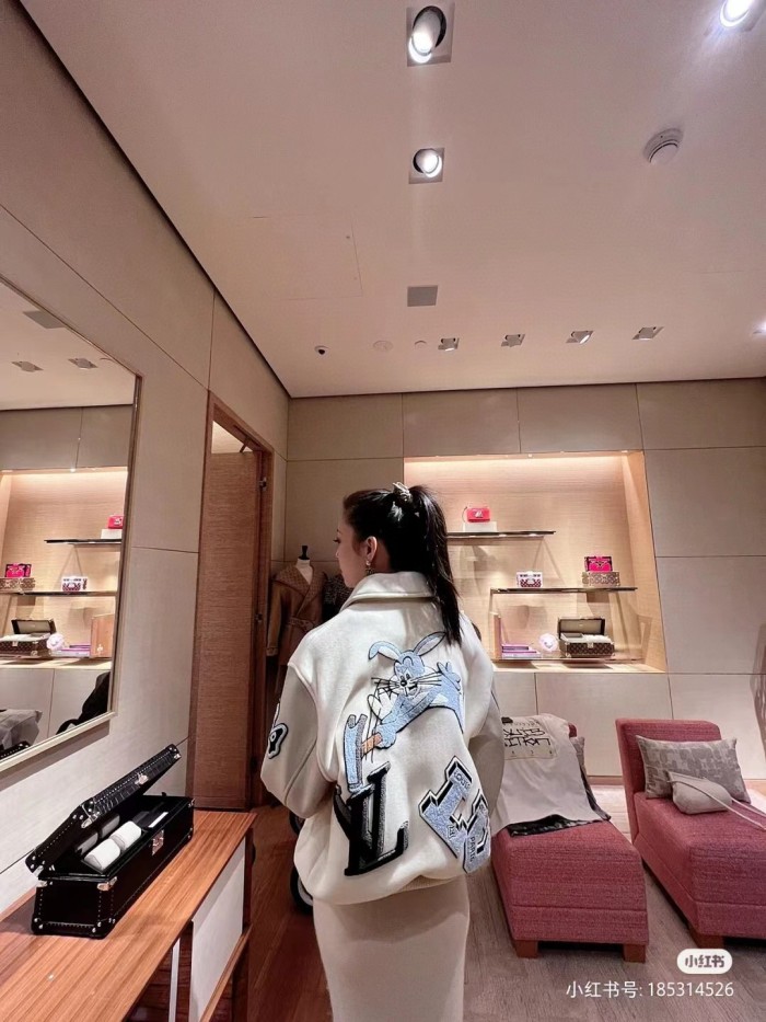 Clothes Louis Vuitton 642