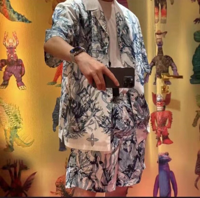 Clothes Louis Vuitton 663