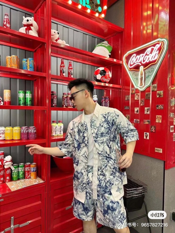 Clothes Louis Vuitton 663