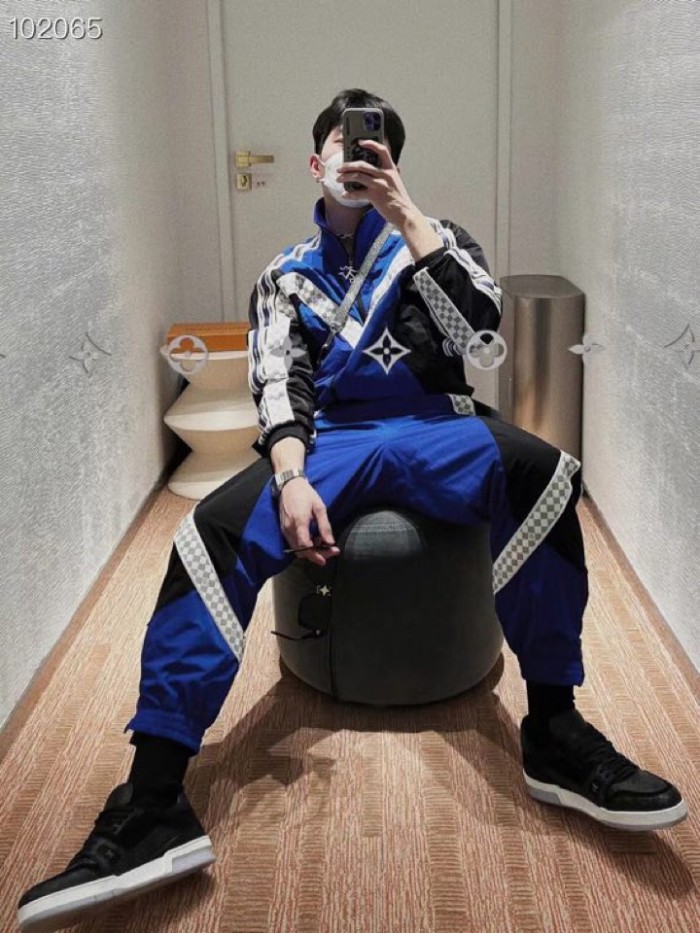 Clothes Louis Vuitton 647