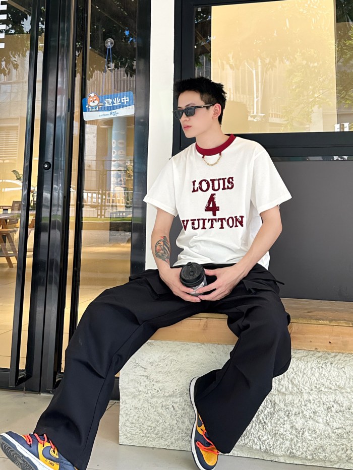 Clothes Louis Vuitton 650