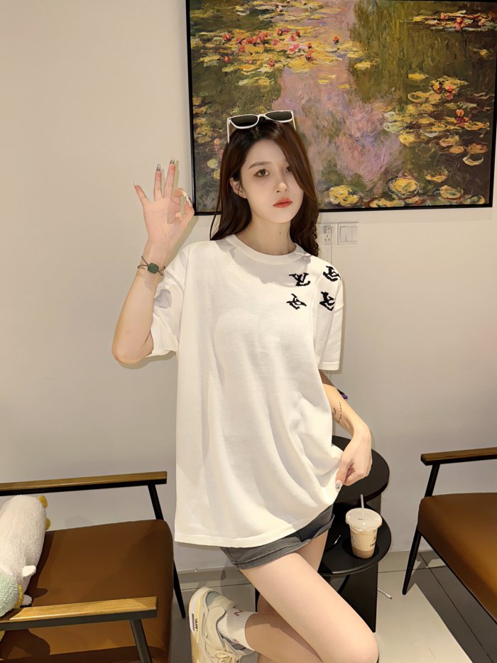 Clothes Louis Vuitton 641