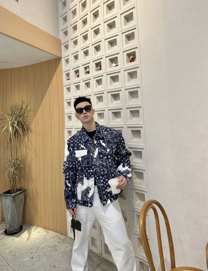 Clothes Louis Vuitton 682