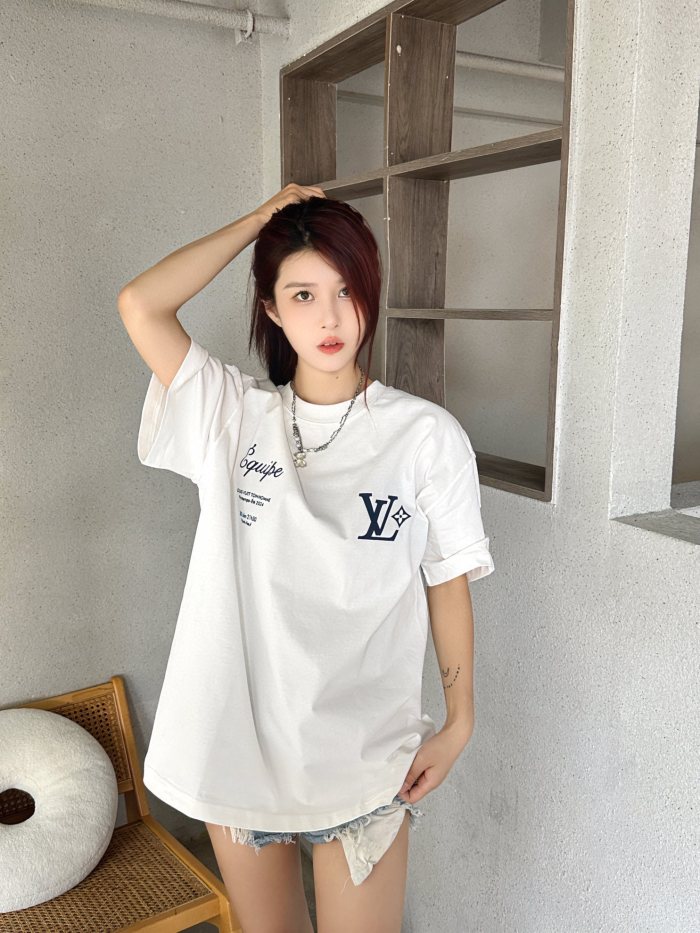 Clothes Louis Vuitton 676