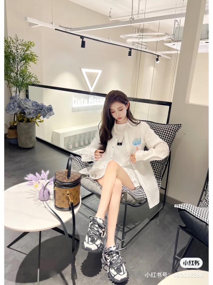 Clothes Louis Vuitton 695