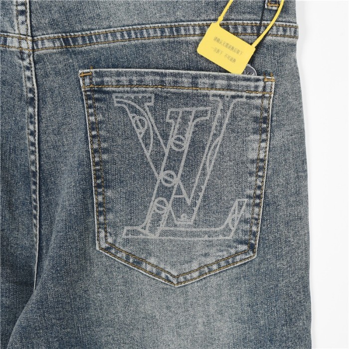 Clothes Louis Vuitton 679