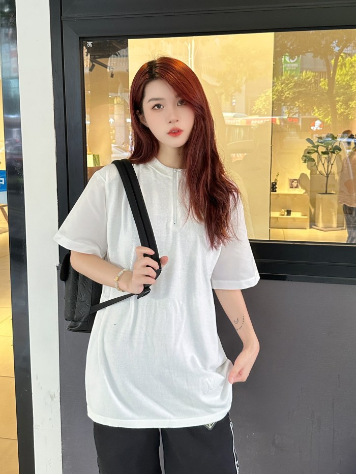 Clothes Louis Vuitton 698