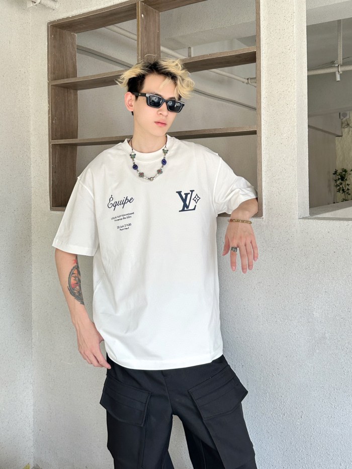 Clothes Louis Vuitton 676