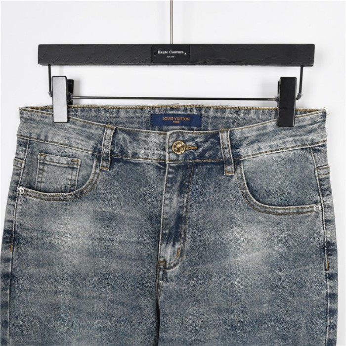 Clothes Louis Vuitton 679