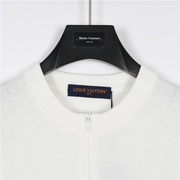 Clothes Louis Vuitton 698