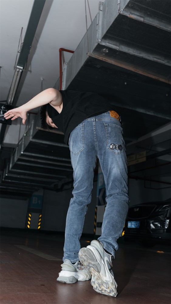 Clothes Louis Vuitton 680