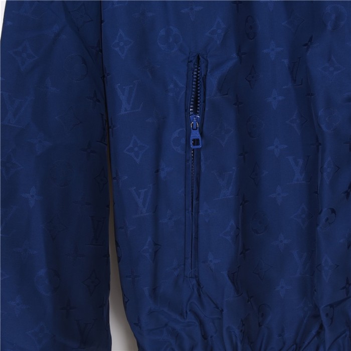 Clothes Louis Vuitton 690