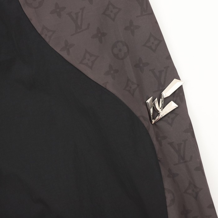 Clothes Louis Vuitton 683
